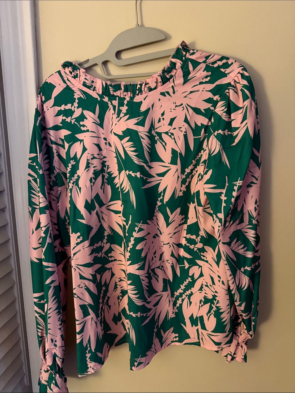 Never Worn! Women’s Long-Sleeve Floral Blouse in Green and Pink